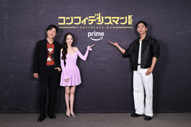 『コンフィデンスマンKR』に出演する（左から）パク・ヒスン、パク・ミニョン、チュ・ジョンヒョク（C） 2025 TME Group Co.,Ltd. All Rights Reserved.