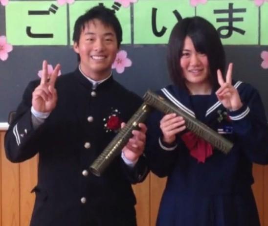 中学3年生で付き合った2人。卒業式で撮った思い出の1枚。