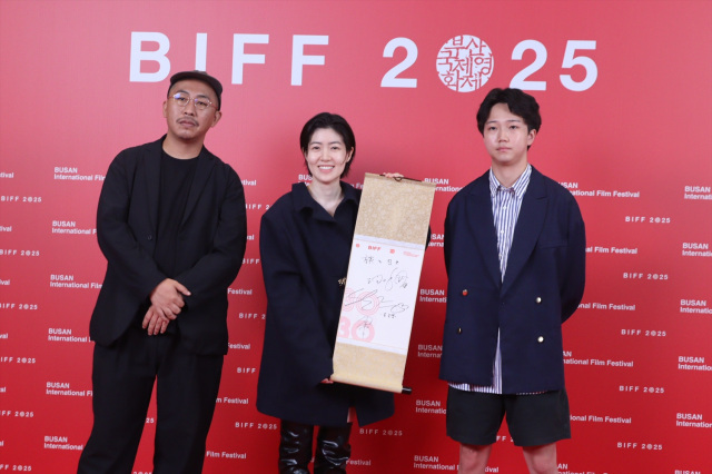 「第30回釜山国際映画祭」コンペティション部門に選出された映画『旅と日々』三宅唱監督、シム・ウンギョン、高田万作