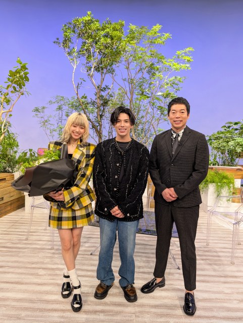 MY FIRST STORYのHiro（中央）が『アナザースカイ』に出演　（左から）山本舞香、Hiro、今田耕司（C）日本テレビ