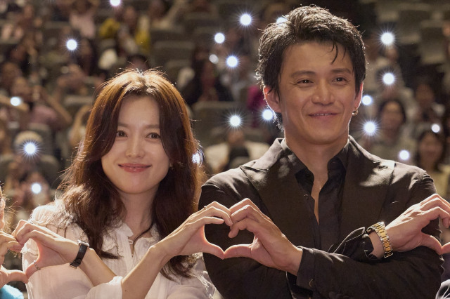 Netflixシリーズ『匿名の恋人たち』で共演したハン・ヒョジュ、小栗旬