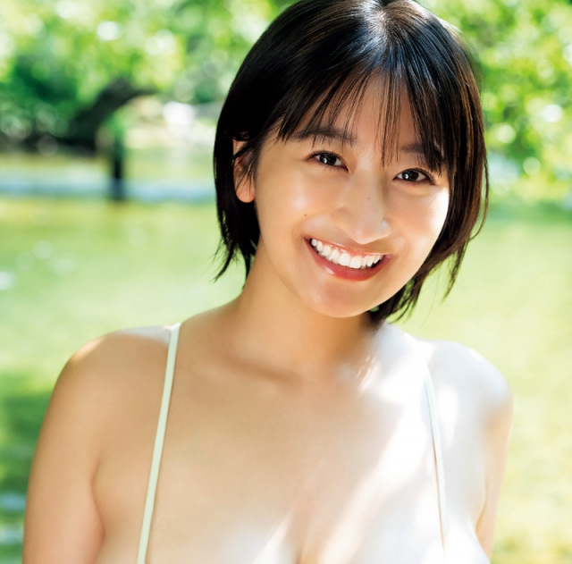 榎原依那＝『週刊ヤングマガジン』43号
