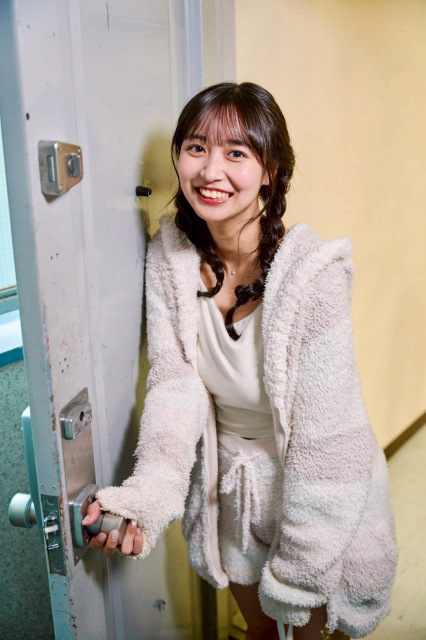 「可愛すぎる！」と話題の溝端葵＝「sejuに恋する金曜日」より／撮影：仙波祐斗
