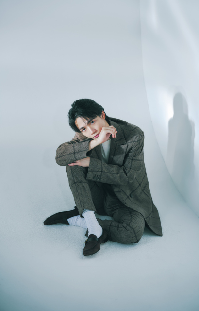 27日発売のファッション誌『Oggi』11月号に登場する戸谷菊之介（C）小学館