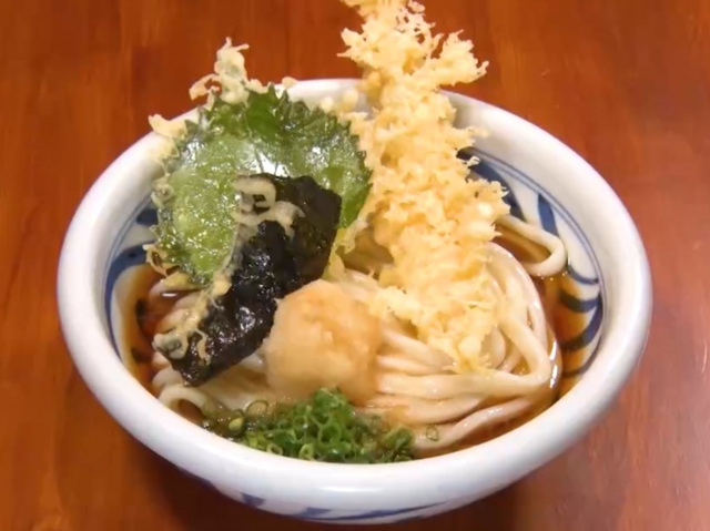 27日放送『ウラマヨ！』「京阪神 行列うどん店 夢の共演SP」うどん棒のうどん（C）カンテレ