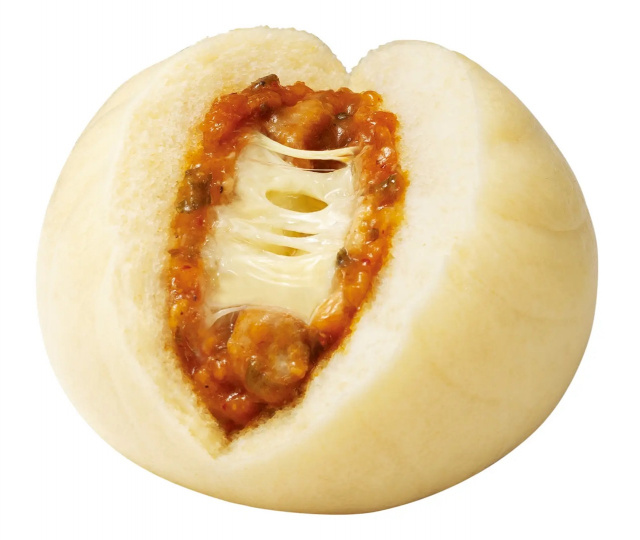 「旨辛チーズタッカルビまん」（※現在は販売を終了）