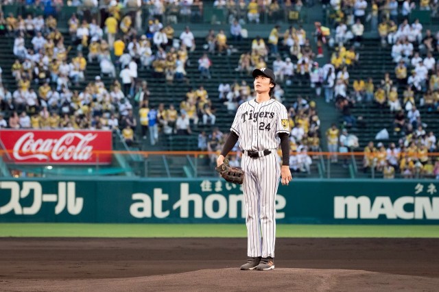 映画『栄光のバックホーム』松谷鷹也が甲子園でファーストピッチ（C）2025「栄光のバックホーム」製作委員会