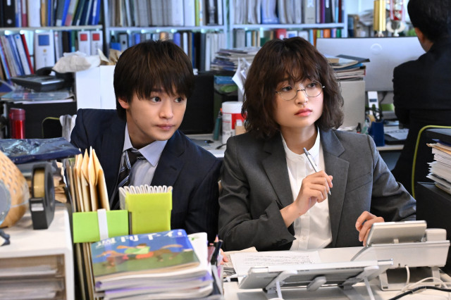 ドラマストリーム『スクープのたまご』の場面カット（C）「スクープのたまご」製作委員会