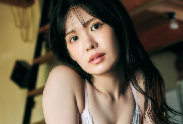 岡本彩夏『週刊SPA! 10月7日号』撮影：高橋慶佑　