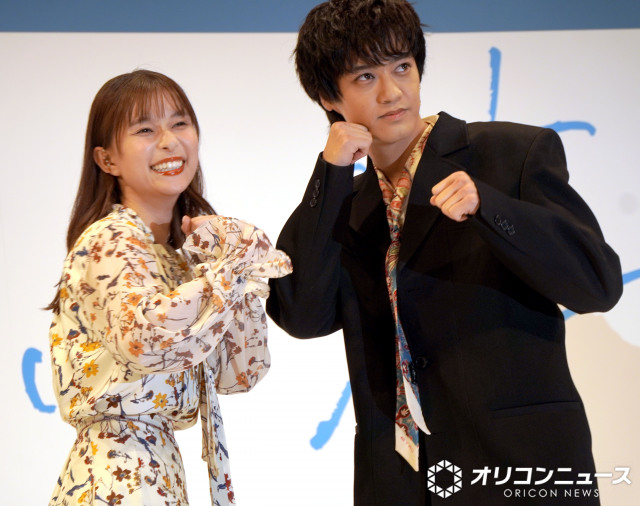 映画『君の顔では泣けない』ジャパンプレミアに登壇した（左から）芳根京子、高橋海人 （C）ORICON NewS inc.