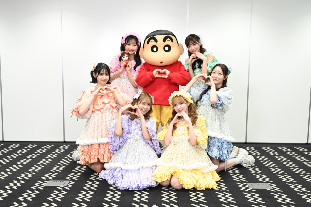 テレビアニメ『クレヨンしんちゃん』の新主題歌を担当するFRUITS ZIPPER（C）臼井儀人／双葉社・シンエイ・テレビ朝日・ADK　（C）ASOBISYSTEM Co., Ltd.