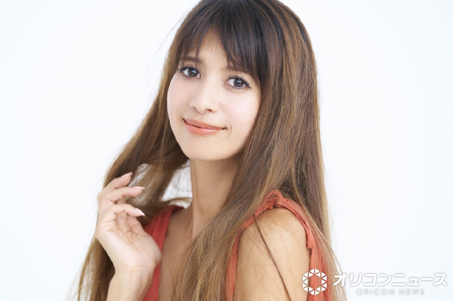 吉川ひなの　photo：飯岡拓也（C）oricon ME inc.