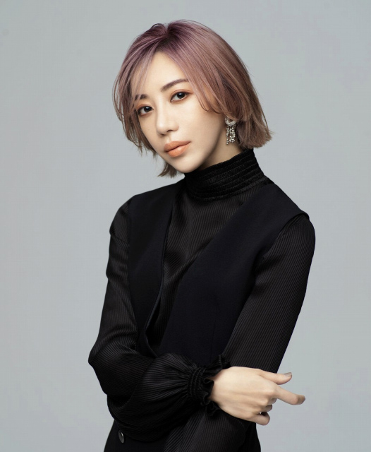 舞台『UNREAL-不条理雑貨店-』に出演する美弥るりか