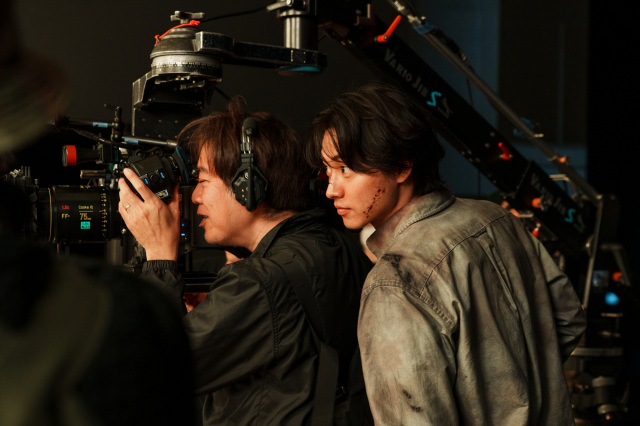 Netflixシリーズ『今際の国のアリス』シーズン3、オフショット（C）麻生羽呂・小学館／ROBOT