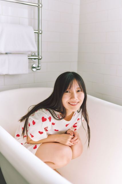 日向坂46河田陽菜2nd写真集『テイクオフ』先行カット　撮影／SAKAI DE JUN（C）竹書房