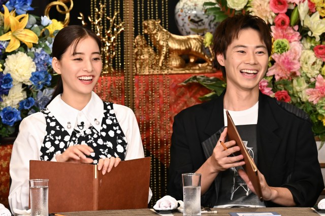 9日放送『ぐるぐるナインティナイン』に出演する（左から）新木優子、戸塚純貴 （C）日本テレビ