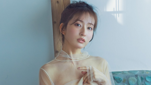 斉藤里奈＝『旬撮GIRL Vol.26』（扶桑社）　撮影／唐木貴央　ヘアメイク／新井祐美子　スタイリング／八杉直美