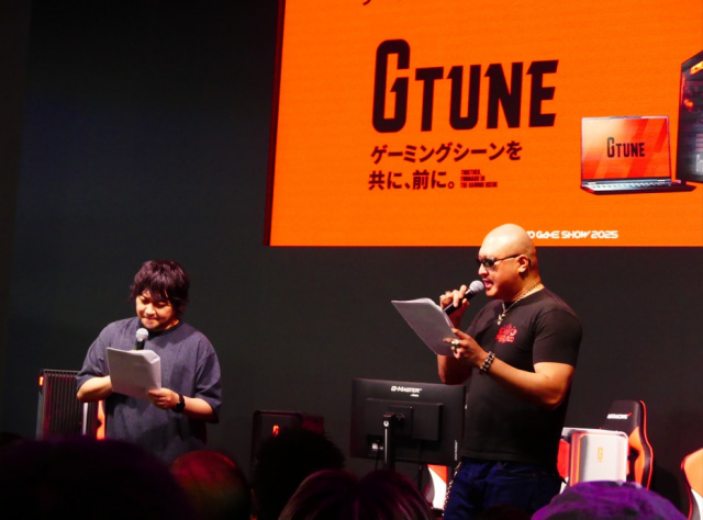 イベントに登壇した「わしゃがなTV」声優・中村悠一（左）とフリーライター・マフィア梶田 （右）。（C）oricon ME inc.