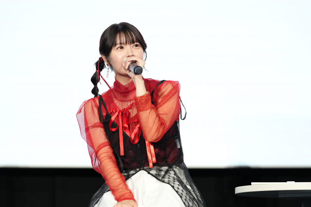 『葬送のフリーレン』放送２周年記念上映イベントに登場した竹達彩奈