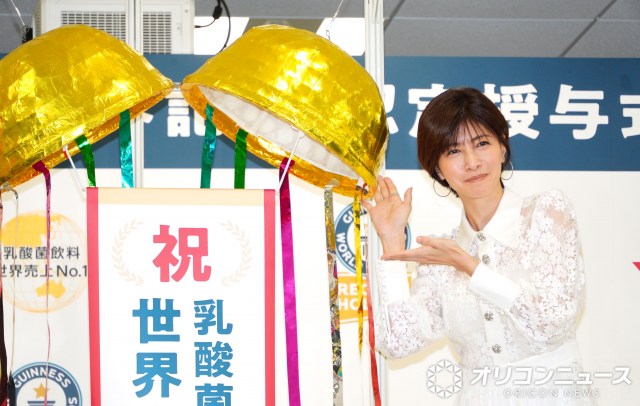 初くす玉割りに大興奮した内田有紀 （C）ORICON NewS inc.
