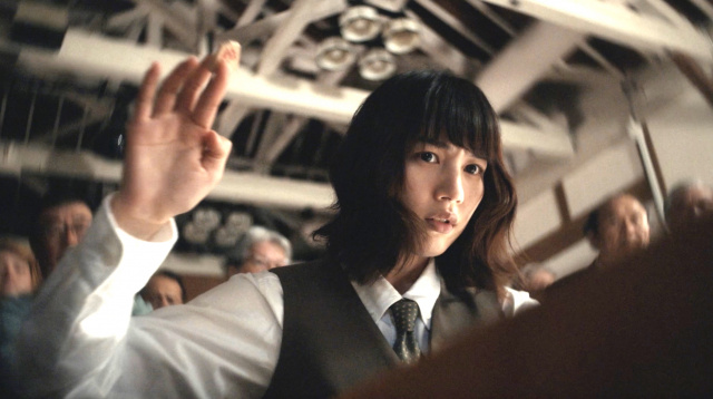 ABEMAオリジナルドラマ『MISS KING/ミス・キング』第2話より（C）AbemaTV,Inc.