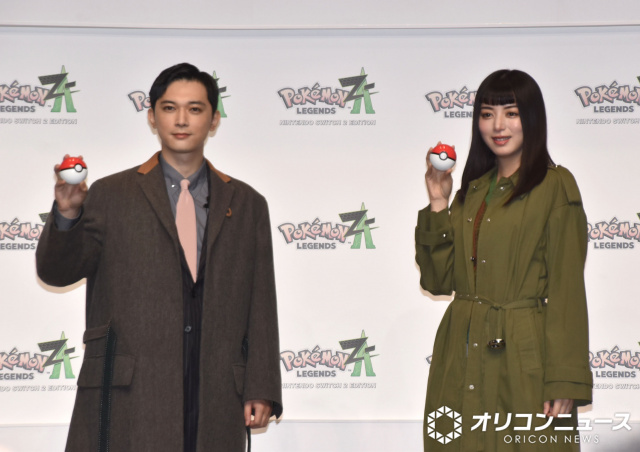 イベントで幼少期の写真を公開した（左から）吉沢亮、池田エライザ （C）ORICON NewS inc.