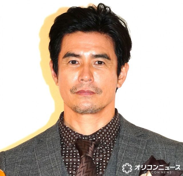 ウィスキーで乾杯した伊藤英明 （C）ORICON NewS inc.