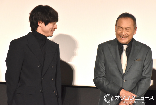 映画『盤上の向日葵』ジャパンプレミアに登壇した（左から）坂口健太郎、渡辺謙 （C）ORICON NewS inc.