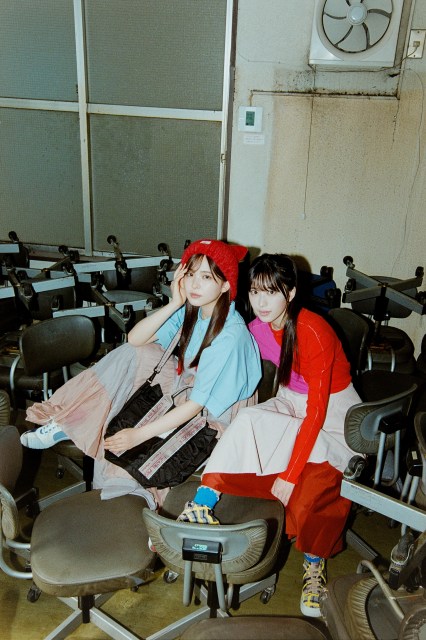 櫻坂46遠藤理子&村井優＝「B.L.T.2025年12月号」（東京ニュース通信社刊） 撮影／小見山峻