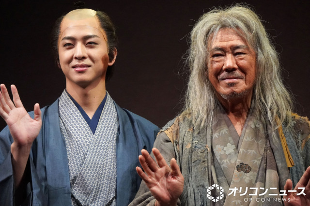 舞台「『新 画狂人北斎』-2025-』囲み取材会に登壇した（左から）寺西拓人、西岡徳馬 （C）ORICON NewS inc.