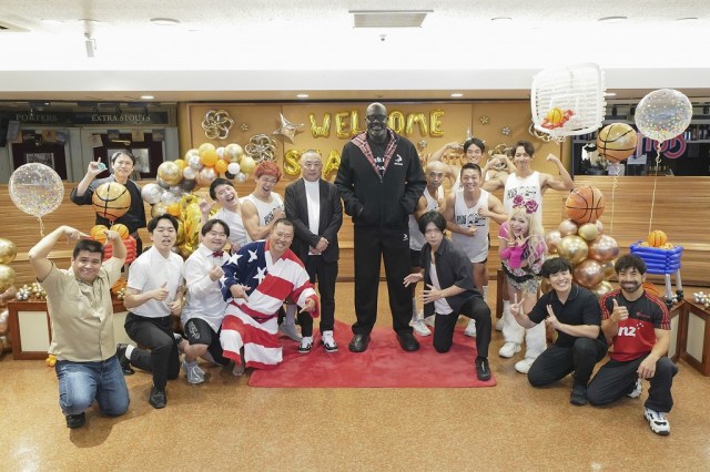 “NBA史上最強センター”と称されるシャキール・オニールが「YOSHIMOTO ROPPONGI THEATER」を来訪