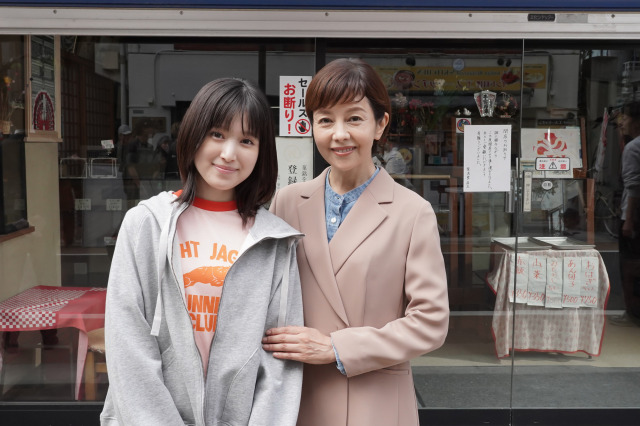 『絶対零度～情報犯罪緊急捜査～』に出演する（左から）福本莉子、沢口靖子（C）フジテレビ