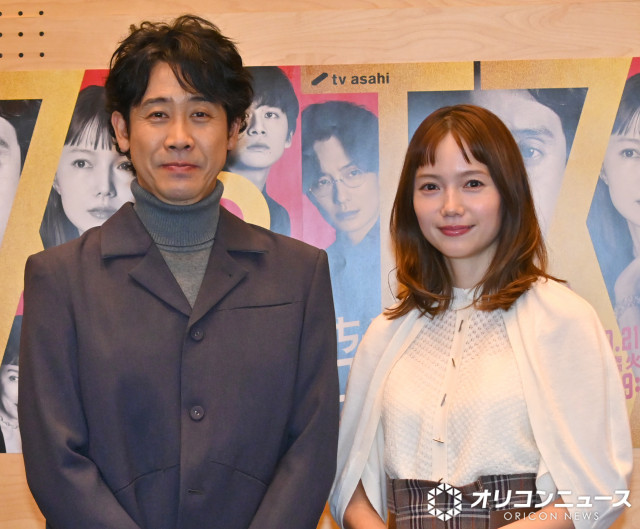 ドラマ『ちょっとだけエスパー』の囲み取材会に参加した（左から）大泉洋、宮崎あおい （C）ORICON NewS inc.