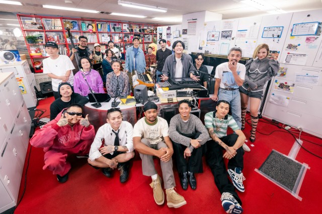 『tiny desk concerts JAPAN』でSTUTS with friendsがパフォーマンス （C）NHK