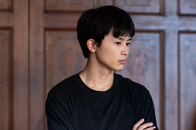 ドラマ『地獄は善意で出来ている』第2話に出演する草川拓弥 (C)カンテレ