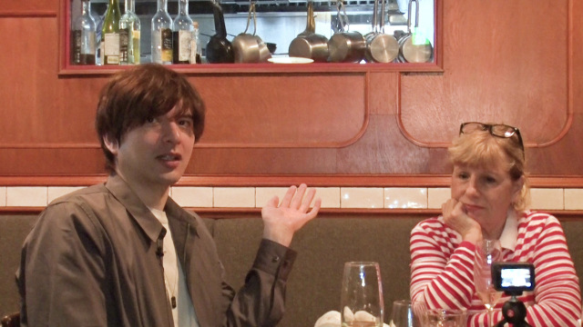 24日放送のABEMA『ダマってられない女たち』に出演する（左から）城田優、母・ペピーさん（C）AbemaTV,Inc.