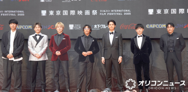 『第38回東京国際映画祭（TIFF）』のレッドカーペットに登場した（左から）松永大司監督、小森隼、白濱亜嵐、数原龍友、片寄涼太、佐野玲於、中務裕太 （C）ORICON NewS inc.