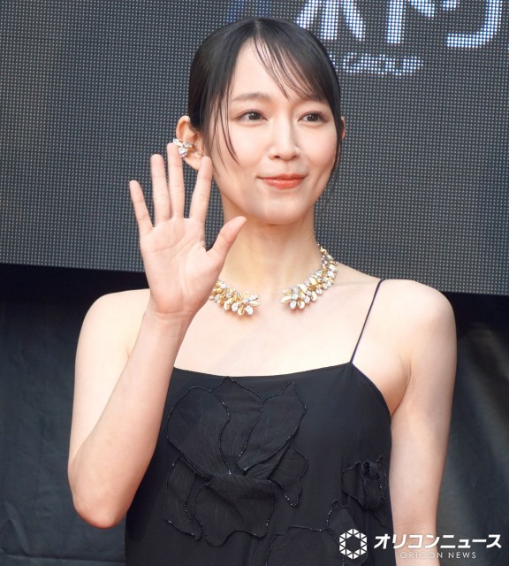 『第38回東京国際映画祭(TIFF)』のレッドカーペットに登場した吉岡里帆 (C)ORICON NewS inc.