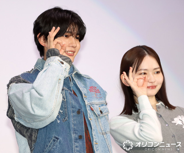 映画『恋に至る病』の舞台あいさつに登壇した(左から)長尾謙杜、山田杏奈 (C)ORICON NewS inc.