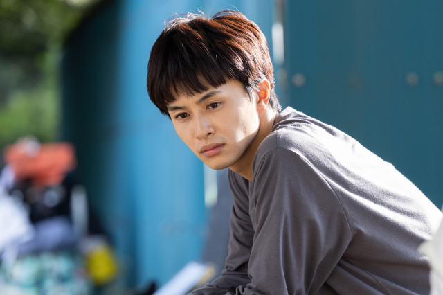 ドラマ『地獄は善意で出来ている』第3話に出演する超特急・草川拓弥 (C)カンテレ