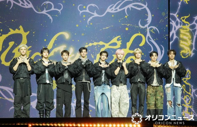 韓国1stミニアルバム『Back to Life』メディアショーケースを開催した&TEAM(左から)MAKI、TAKI、HARUA、JO、YUMA、NICHOLAS、K、FUMA、EJ (C)ORICON NewS inc.
