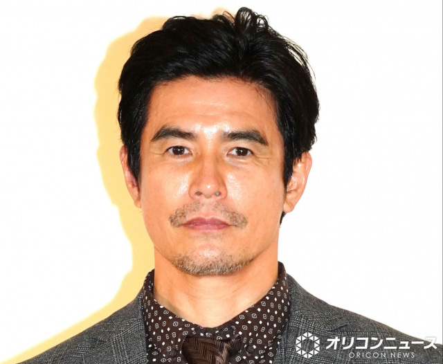 ウィスキーで乾杯した伊藤英明 (C)ORICON NewS inc.