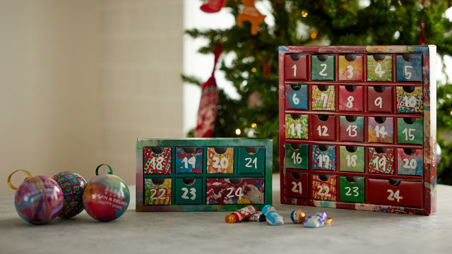 『しょうぶ学園』の利用者が描き下ろしたホリデーグッズ