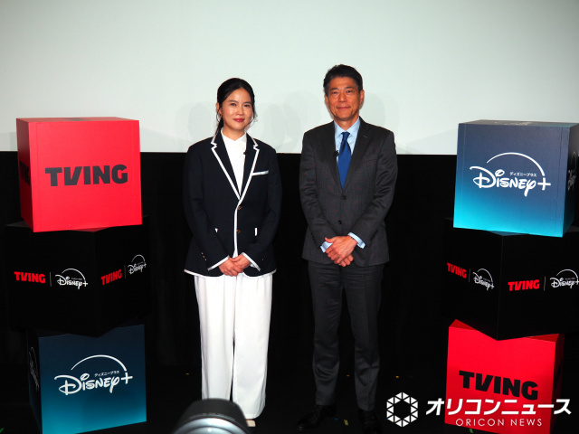 会見に登壇した（左から）CJ ENM CEOのジュリー・チョイ氏、ウォルト・ディズニー・ジャパンの日色保代表取締役社長 （C）ORICON NewS inc.