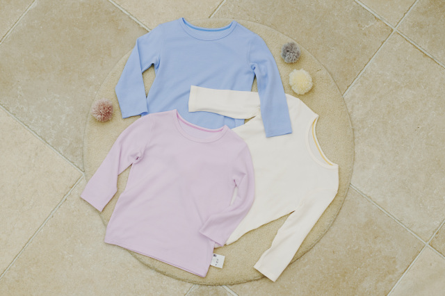 ユニクロから赤ちゃんのための「ヒートテックコットンクルーネックT」が新登場