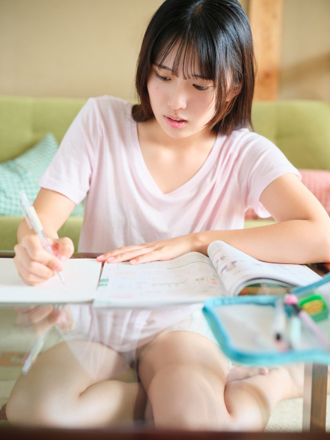 デジタルフォトブック『日比谷萌甘　二度とない今日』