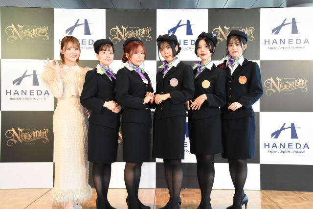 Roselia、オリジナルCA姿で記者会見