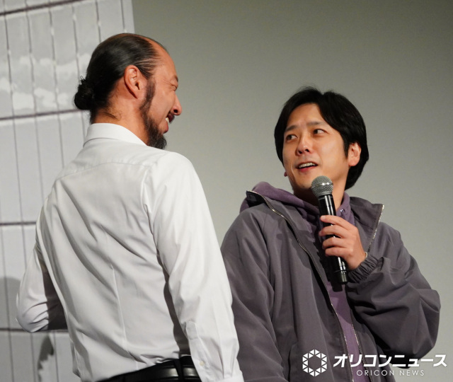 映画『8番出口』興行収入50億円突破記念！完全攻略舞台あいさつ（左から）河内大和、二宮和也 （C）ORICON NewS inc.