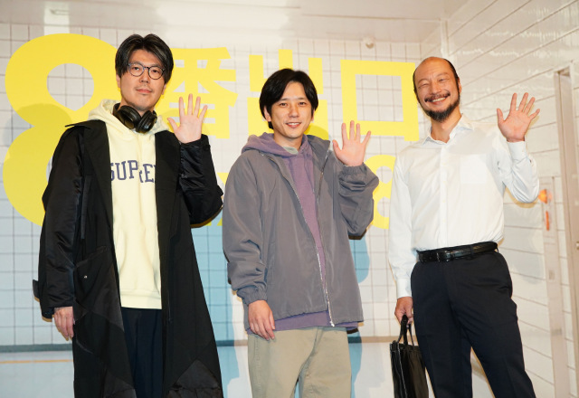 映画『8番出口』興行収入50億円突破記念！完全攻略舞台あいさつ（左から）川村元気監督、二宮和也、河内大和 （C）ORICON NewS inc.