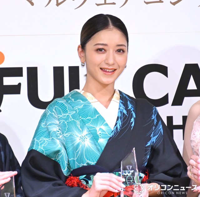 『2025ベストフォーマルウェアアワード授賞式』に登壇した池田美優 （C）ORICON NewS inc.